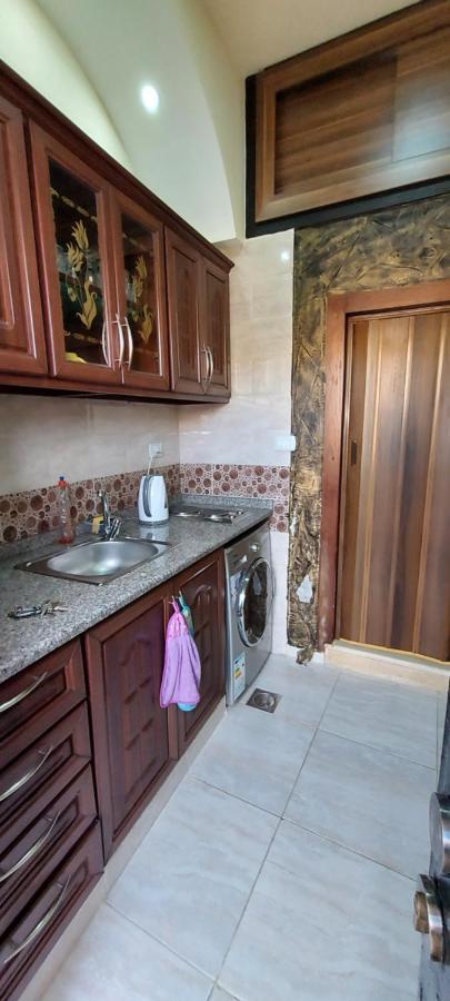 Khirfan Crown Houses -Downtown Аман Екстериор снимка